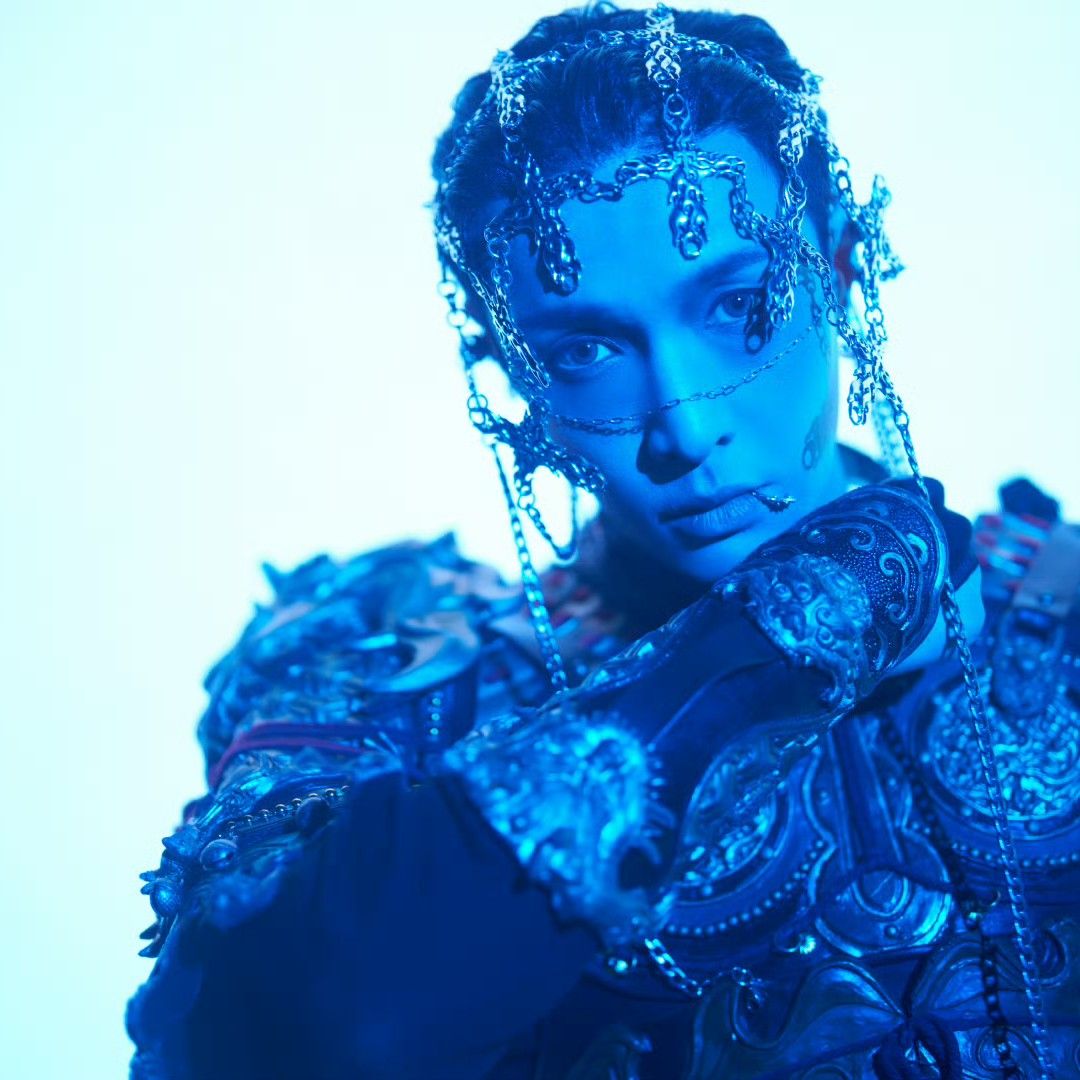 Behind-the-scenes cut of Lay (EXO)