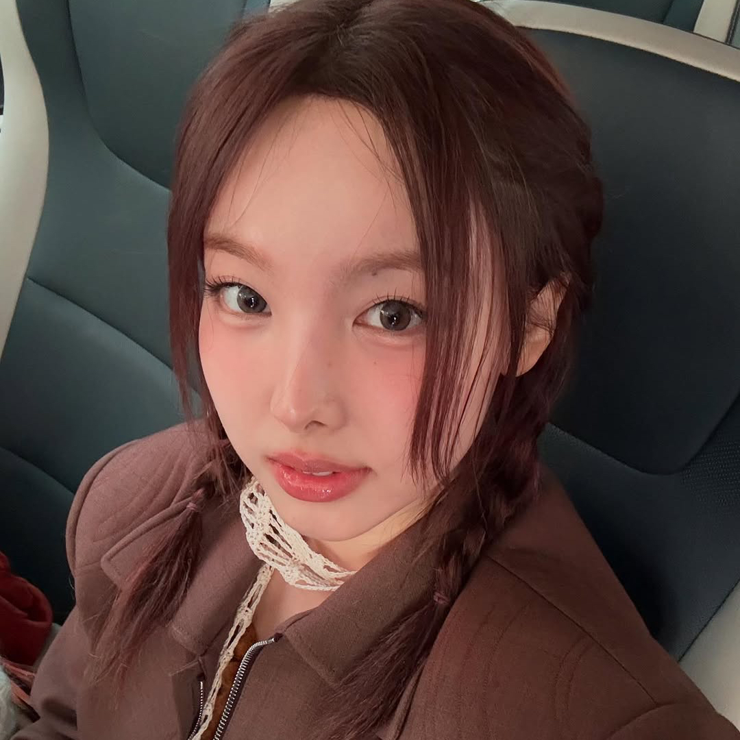 Recent activity shot of Nayeon (TWICE)