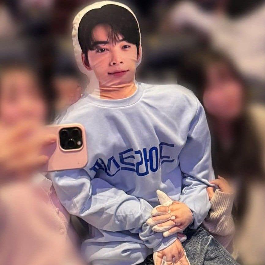 K-POP posts beloved by 차은우 (아스트로) fans