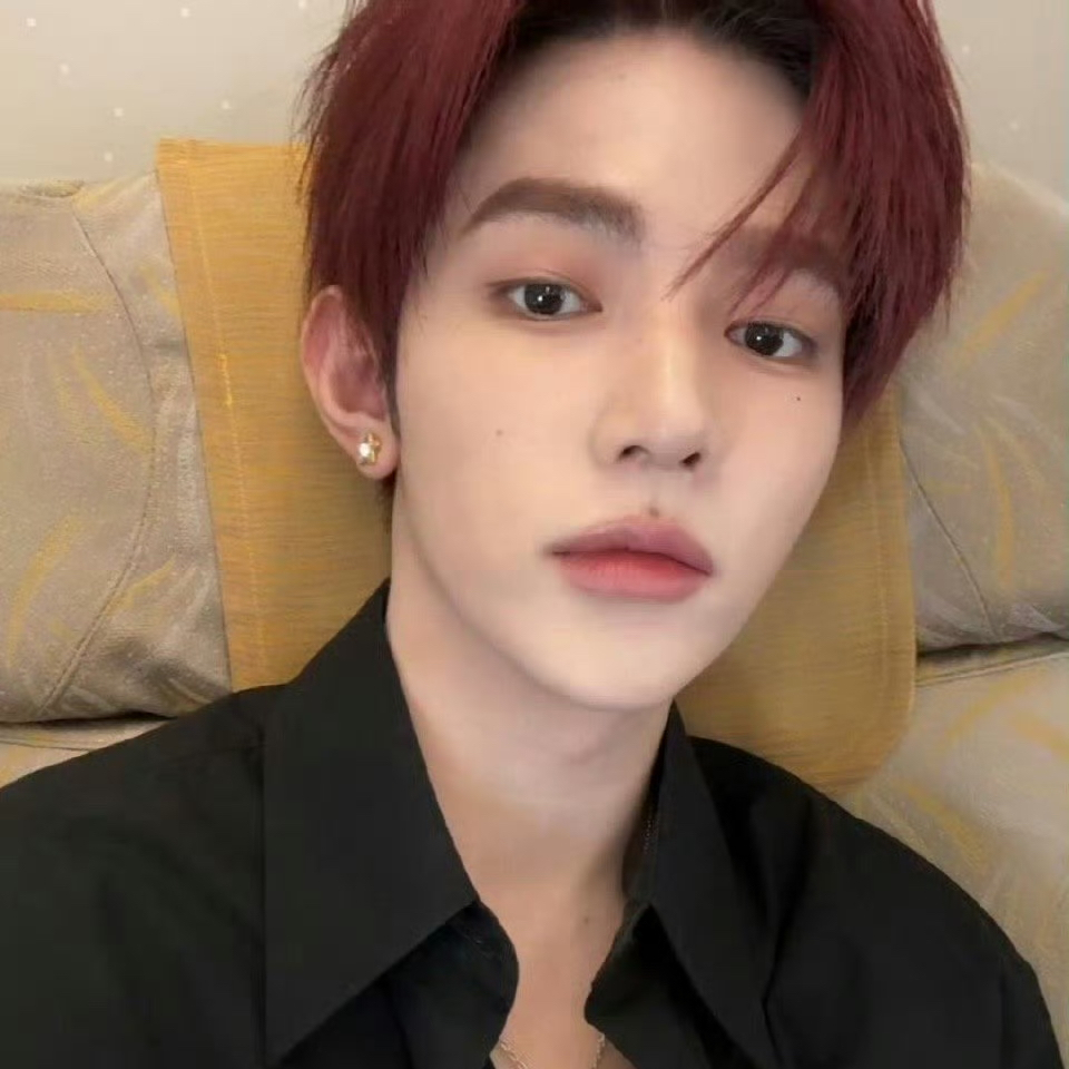 章昊 (ZEROBASEONE)的最新照片