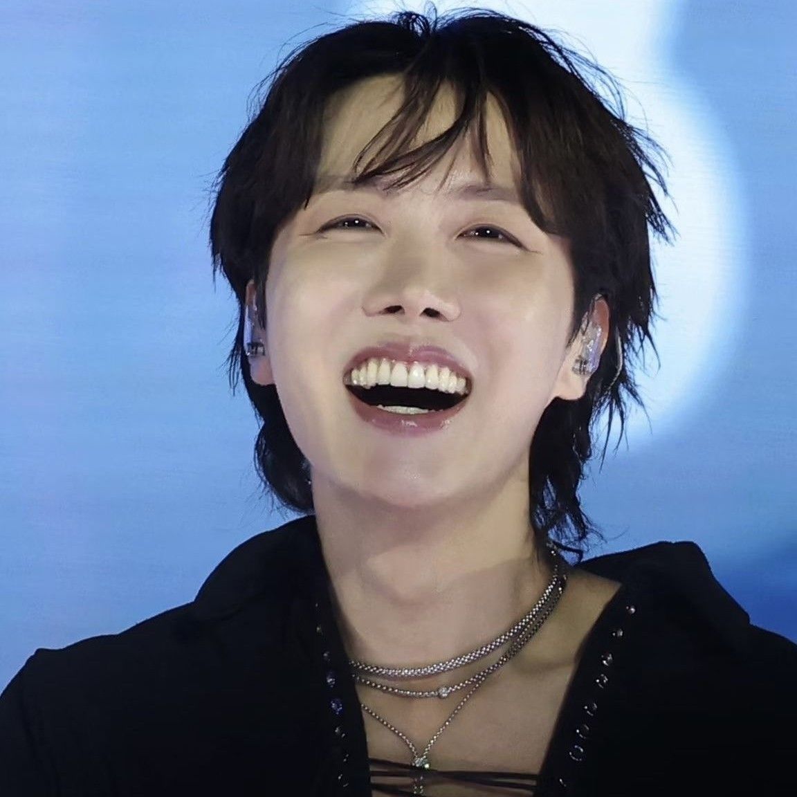 J-hope (防彈少年團)的最新活動照片