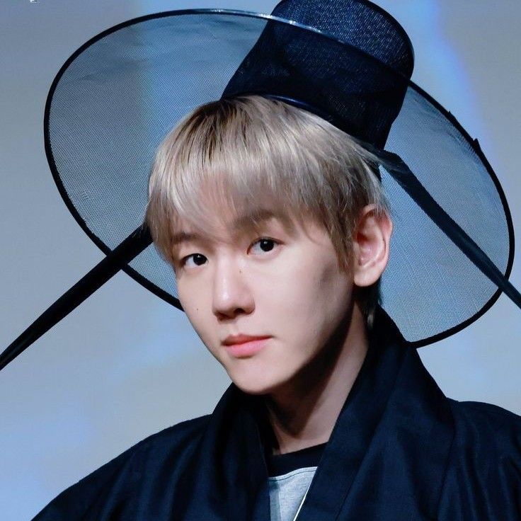 백현 (EXO)의 최신 사진