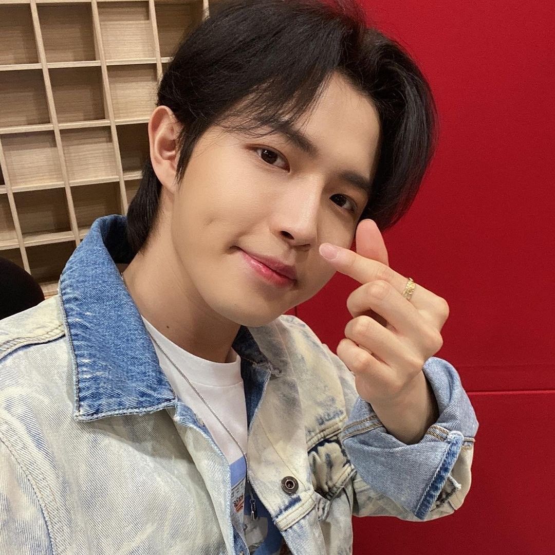 Potret di balik layar Kim Jaehwan