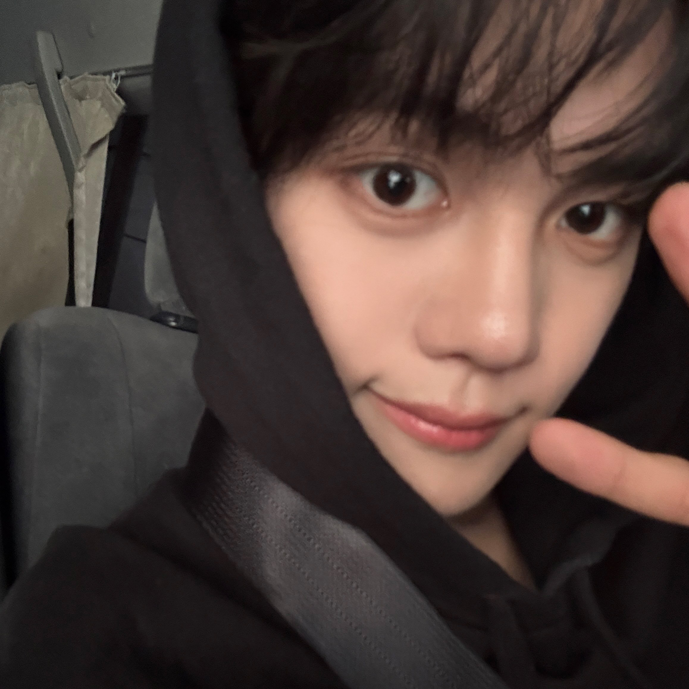 Latest photo of Kim Gyuvin (ZEROBASEONE)