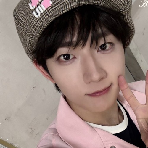 Signature photo of Hyeongseop (TEMPEST) capturing their charm