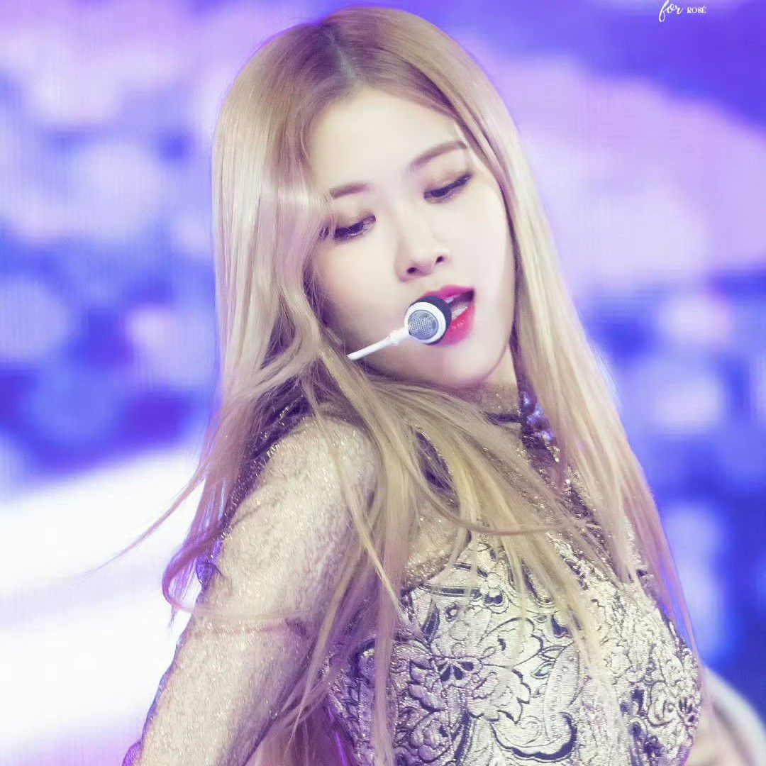 Latest photo of ROSÉ (BLACKPINK)
