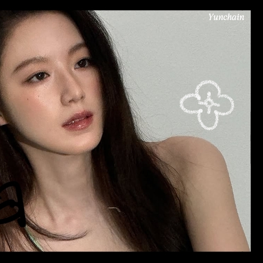 Latest photo of Shuhua (i-dle)