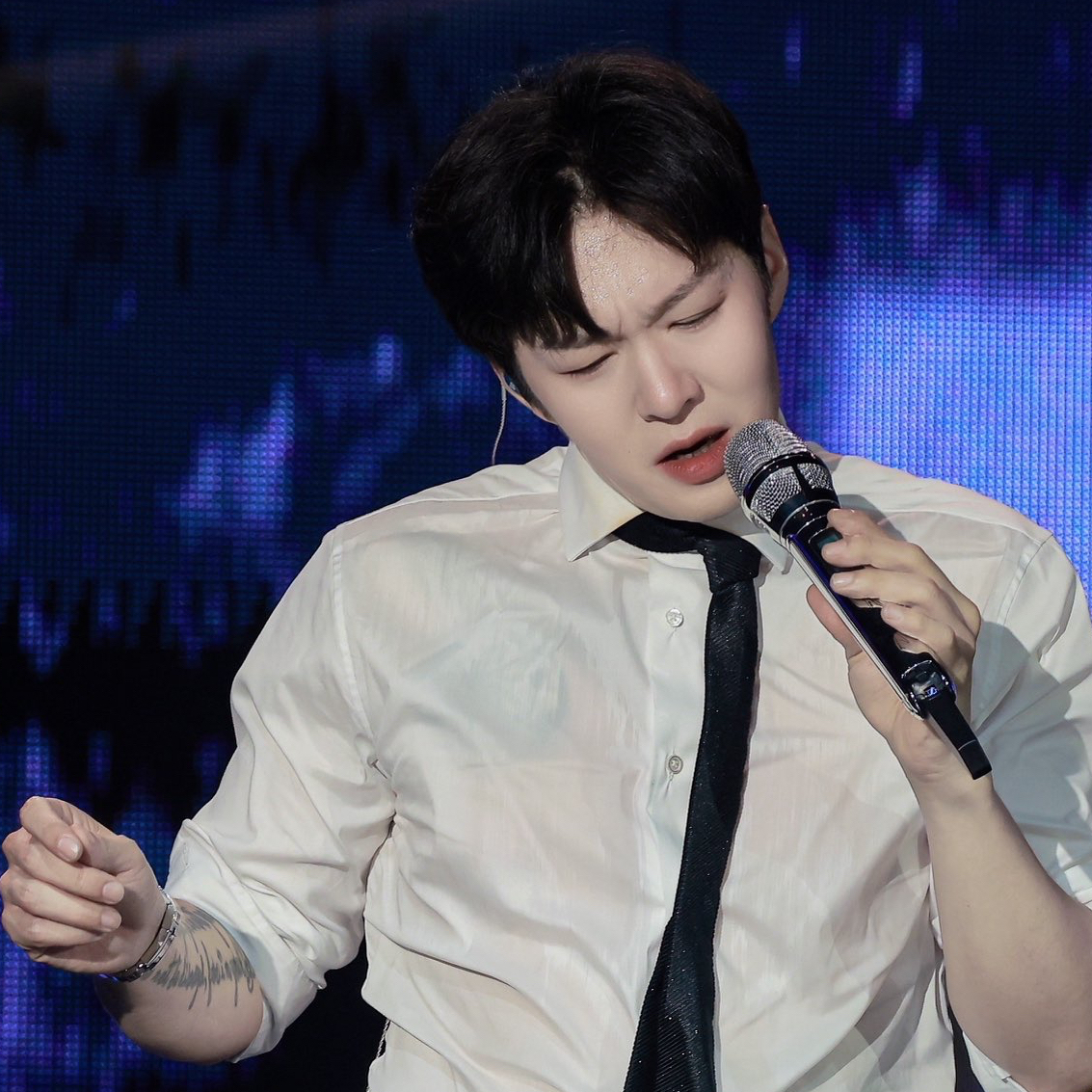 A moment captured by Lee Changsub (BTOB)'s fan