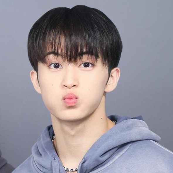 A moment captured by Mark (NCT 127, NCT DREAM)'s fan