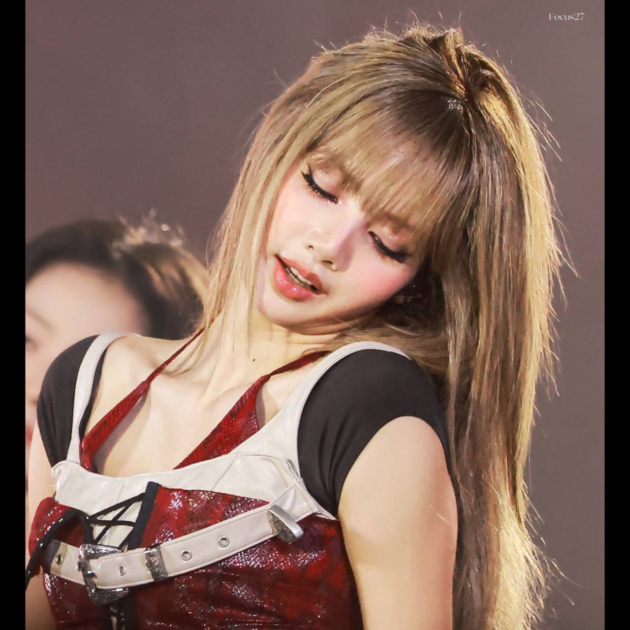 Lisa (BLACKPINK)的最新照片