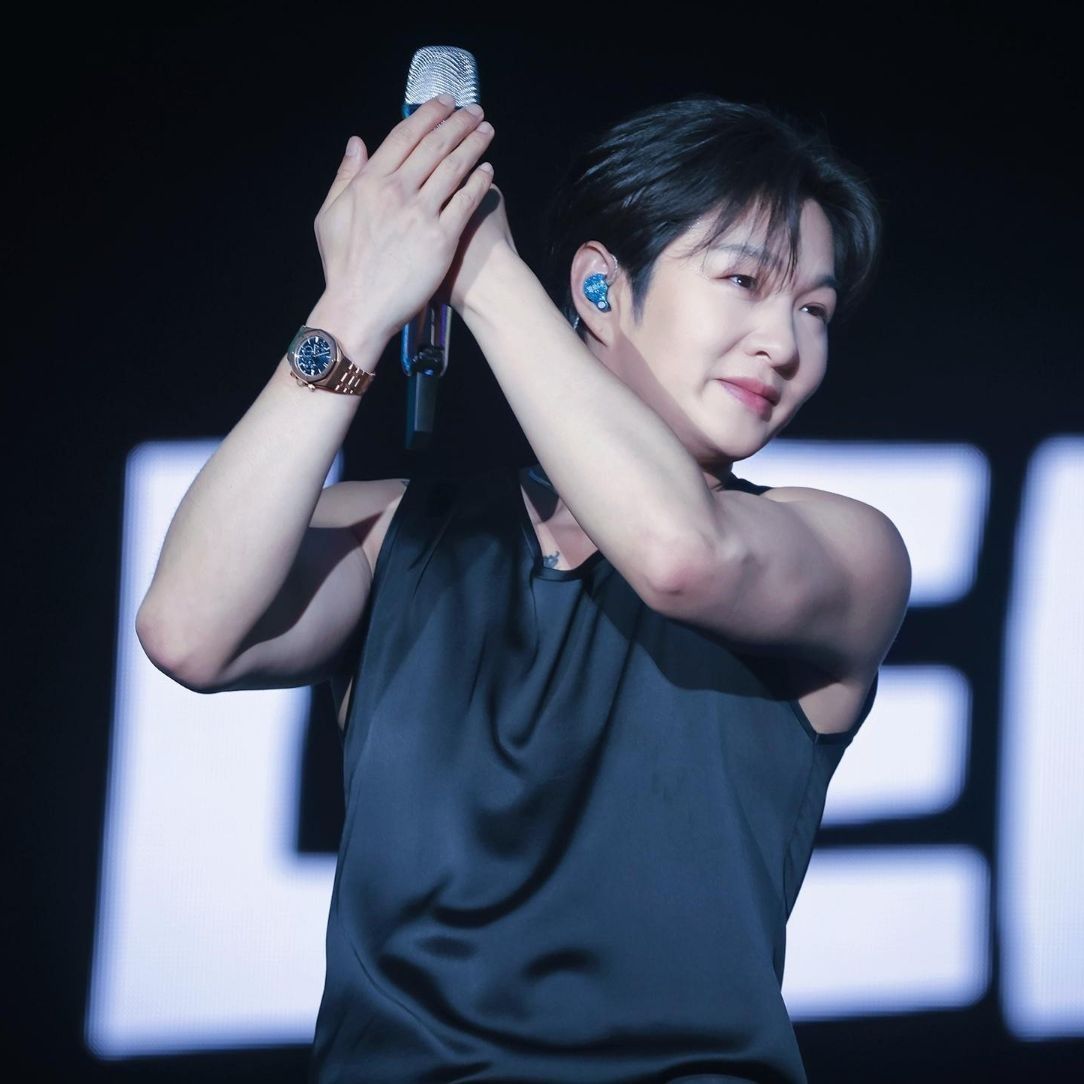Recent activity shot of Lee Changsub (BTOB)