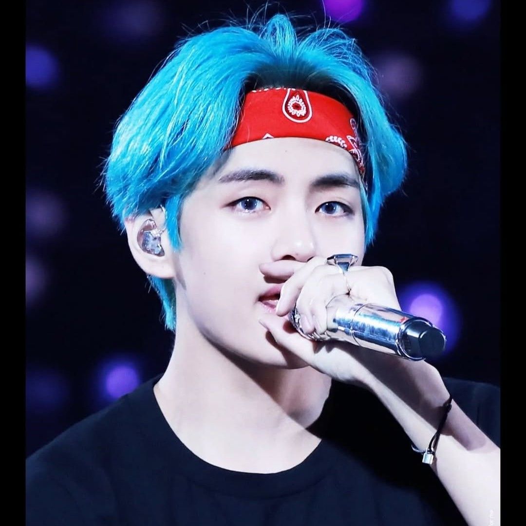 A moment captured by V (BTS)'s fan