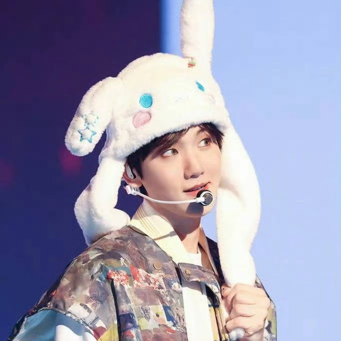 백현 (EXO)의 비하인드 컷