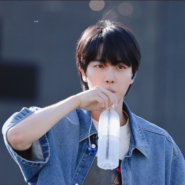 진 (방탄소년단) 최근 활동샷