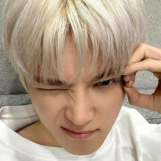 태용 (NCT 127)의 비하인드 컷