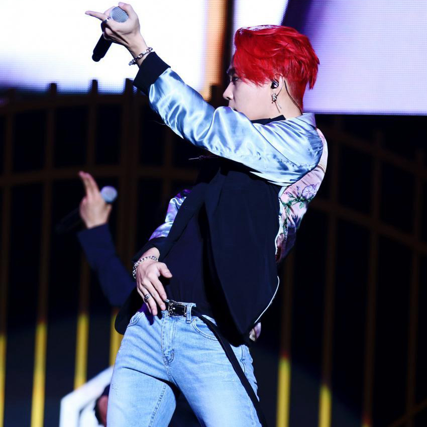 Recent activity shot of SECHSKIES