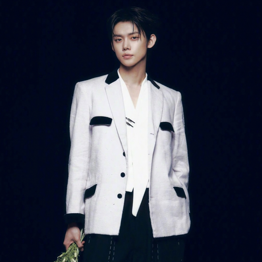 Foto aktivitas terbaru Yeonjun (TOMORROW X TOGETHER)