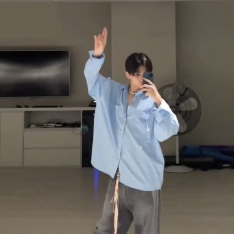 Recent activity shot of Kangmin (VERIVERY)