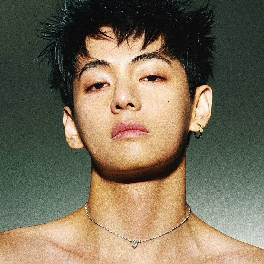 Latest photo of V (BTS)