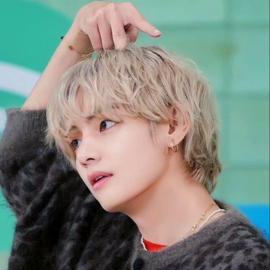 Foto terbaru V (BTS)