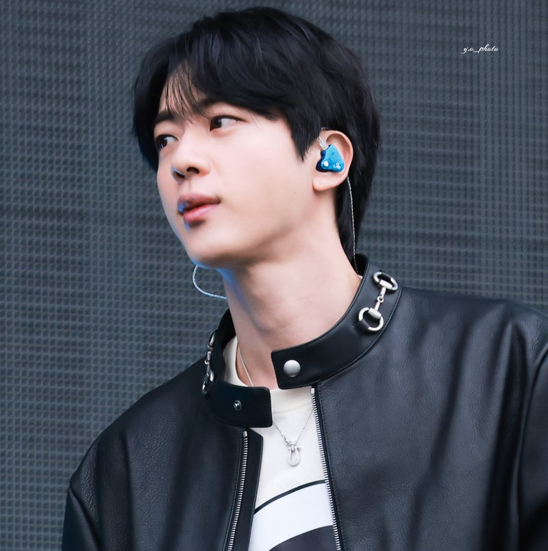 Foto terbaru Jin (BTS)