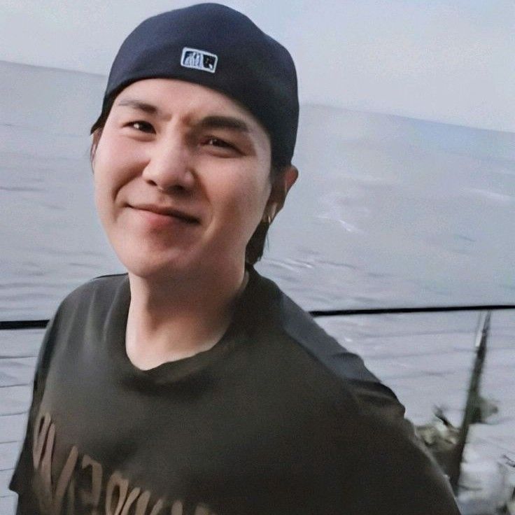 SUGA (防弹少年团)的最新活动照片