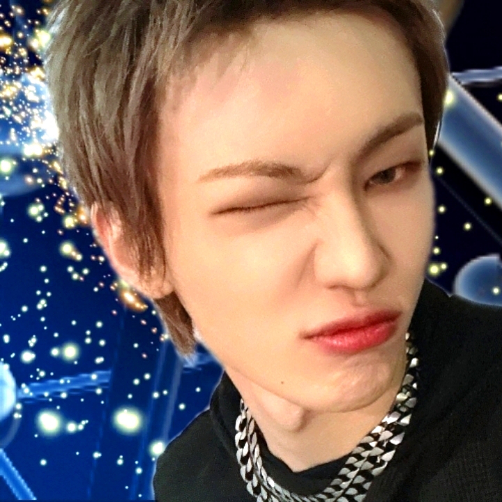 Behind-the-scenes cut of Junhyeok (TNX)