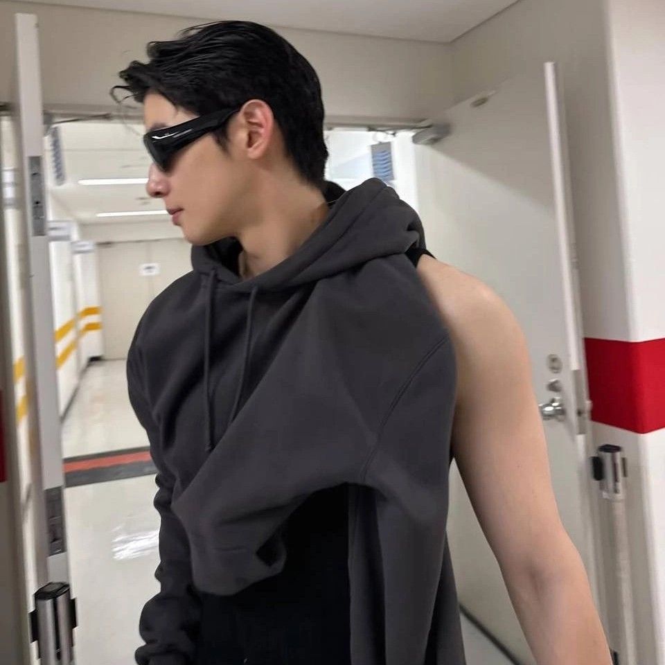 Behind-the-scenes cut of Eunwoo (ASTRO)