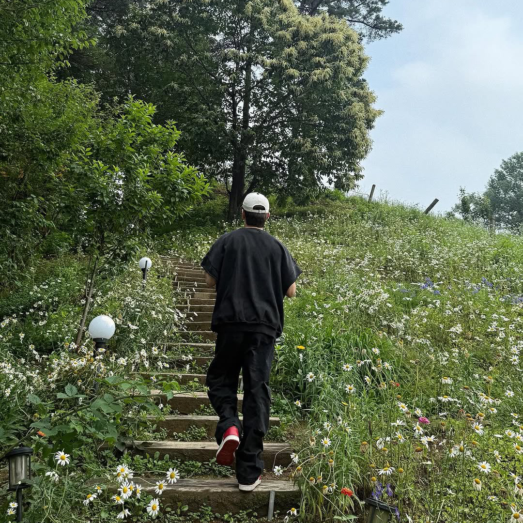 Recent activity shot of Joshua (SEVENTEEN)