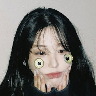 白知憲 (fromis_9)的幕後花絮