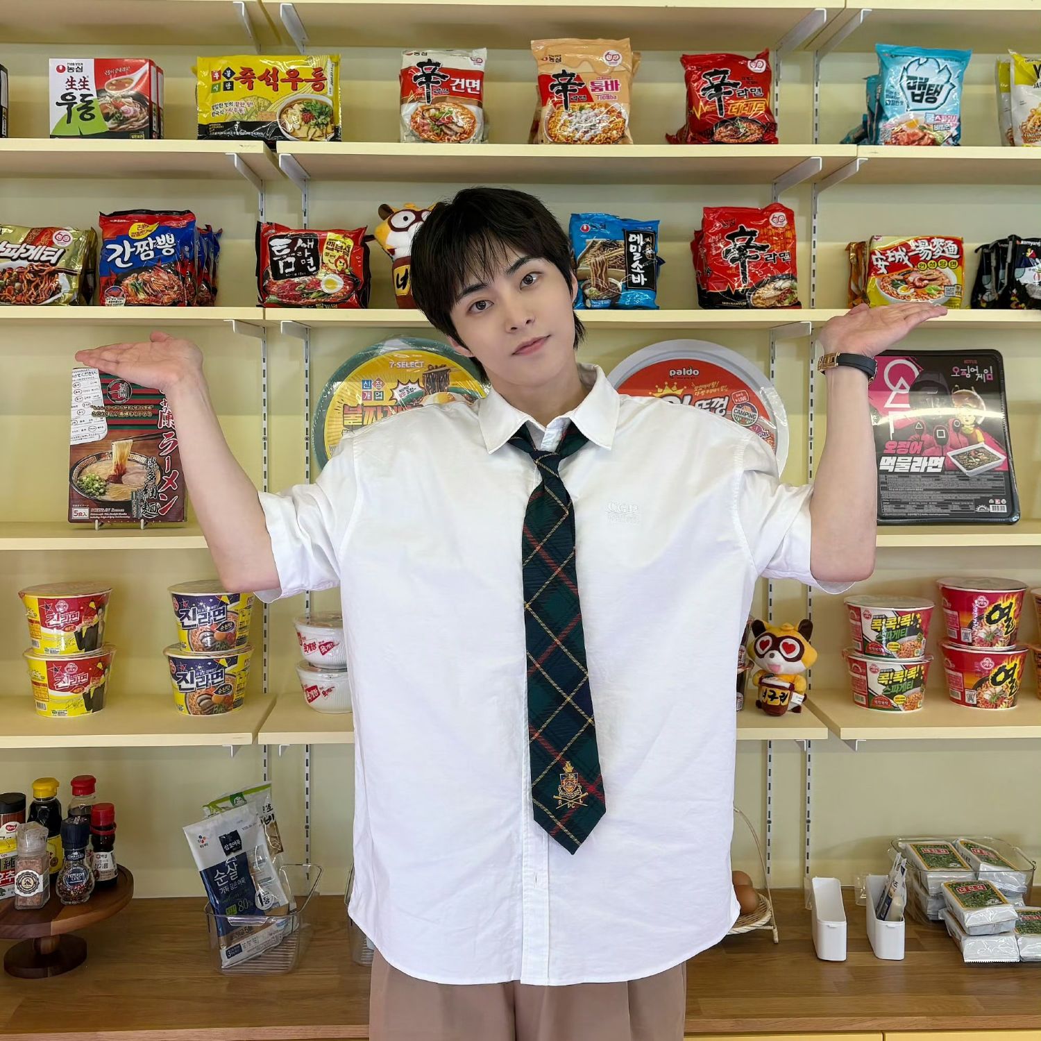 Behind-the-scenes cut of Xiumin (EXO)