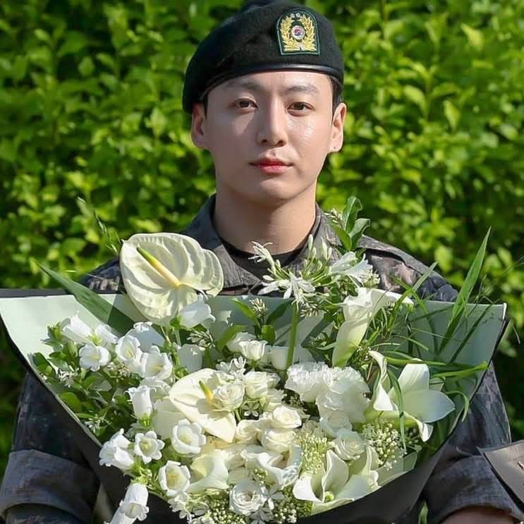 Latest photo of Jungkook (BTS)