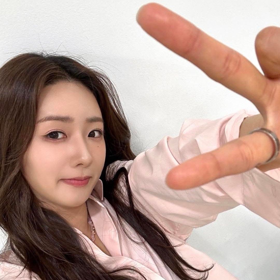 Recent activity shot of Yoon Bomi (Apink)