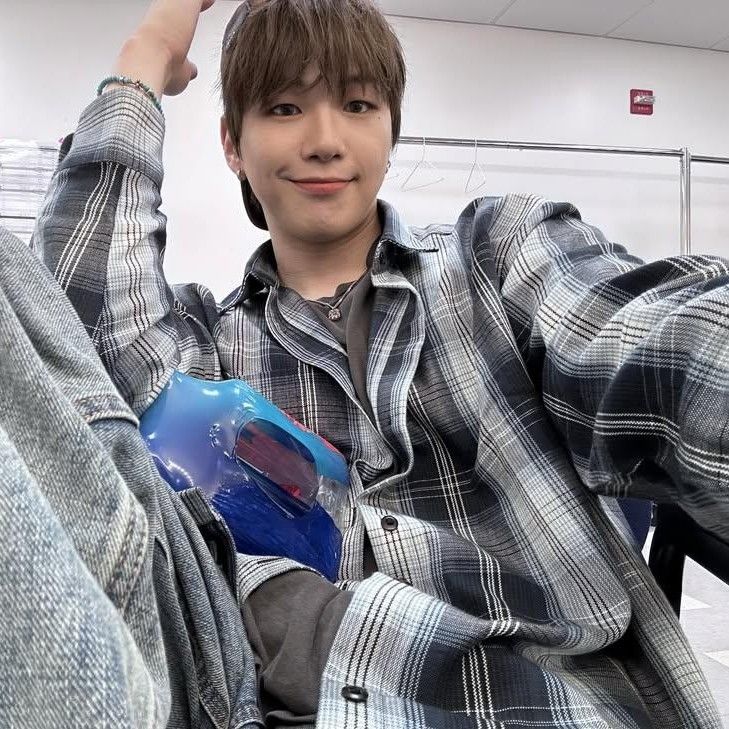 강다니엘의 비하인드 컷