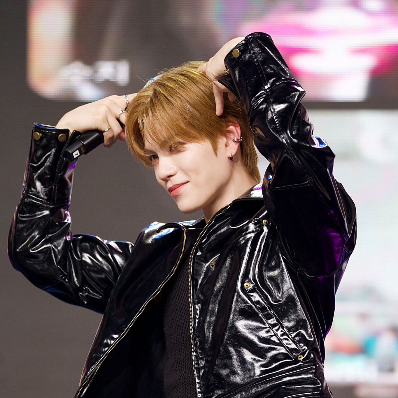 Recent activity shot of Gyehyeon (VERIVERY)