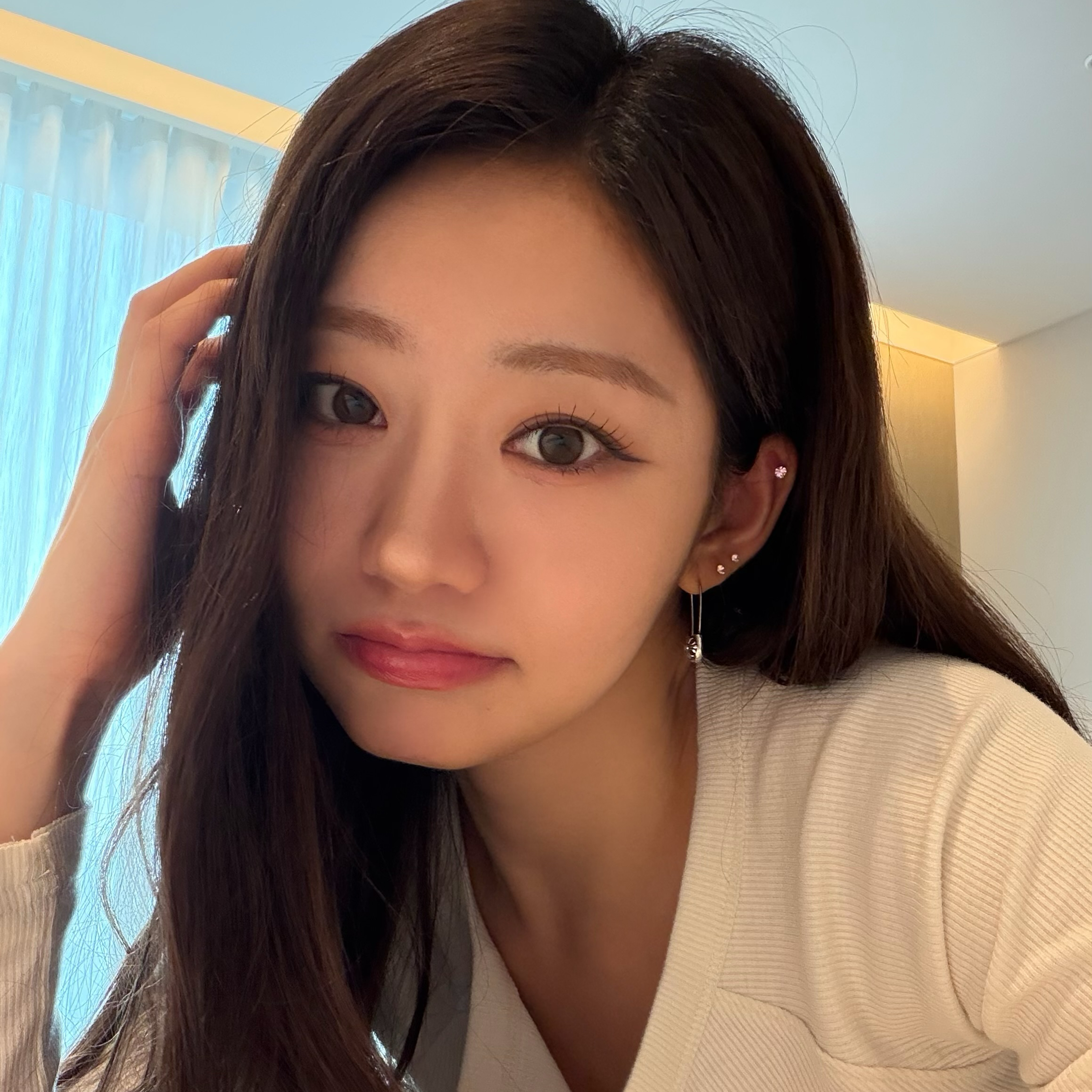 Behind-the-scenes cut of Julie (KISS OF LIFE)