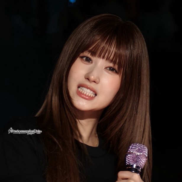 Sana (TWICE)的最新照片