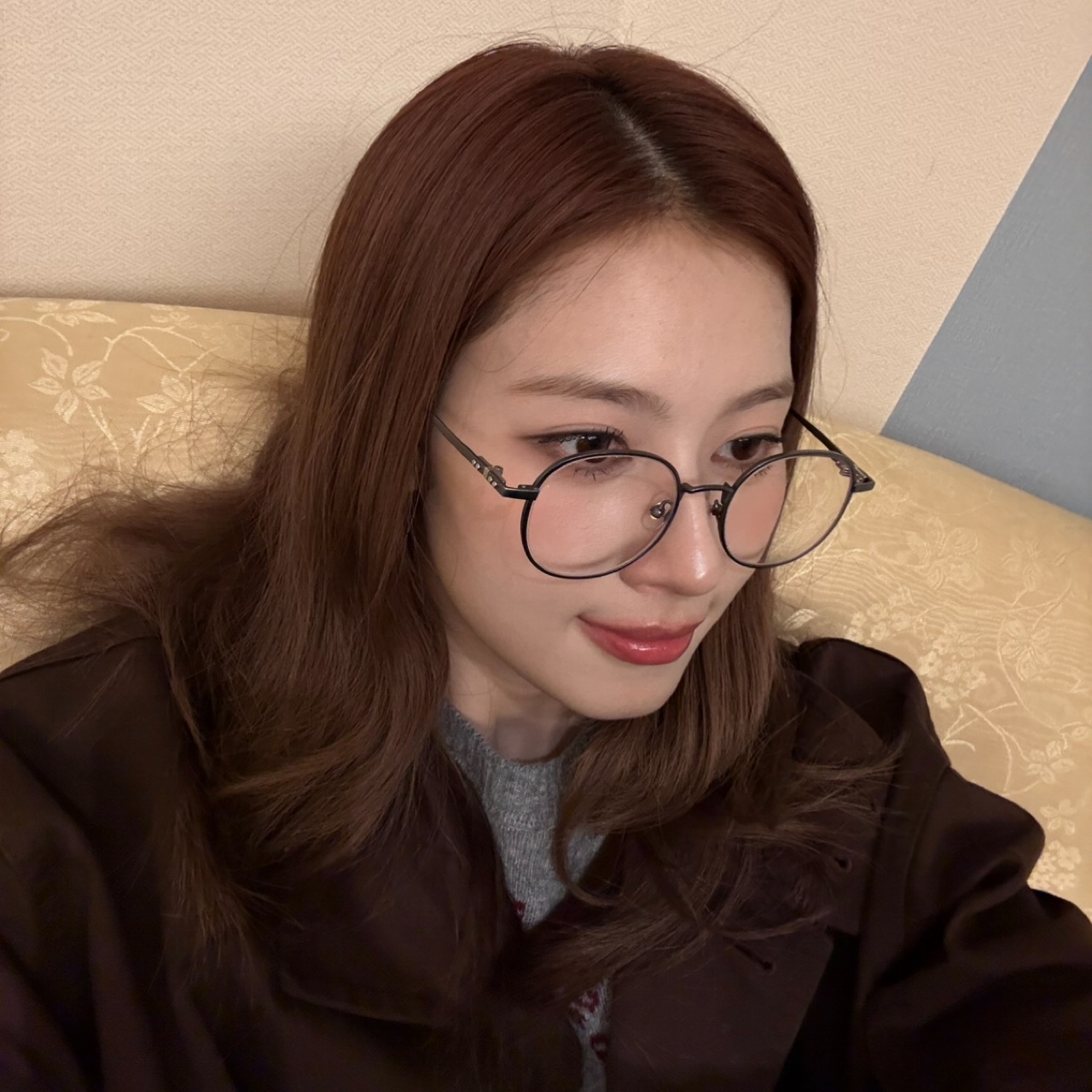 Behind-the-scenes cut of Sana (TWICE)