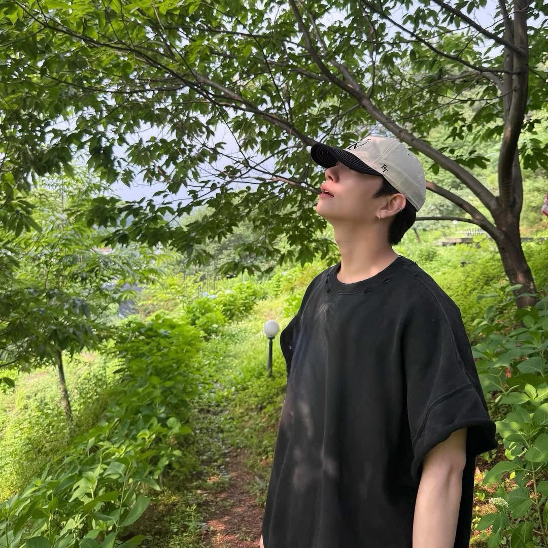 Behind-the-scenes cut of Joshua (SEVENTEEN)