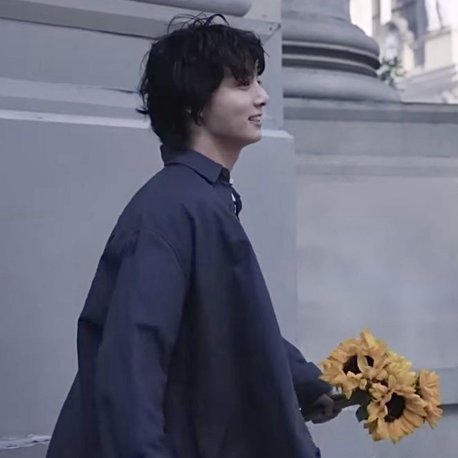 Foto aktivitas terbaru Jungkook (BTS)