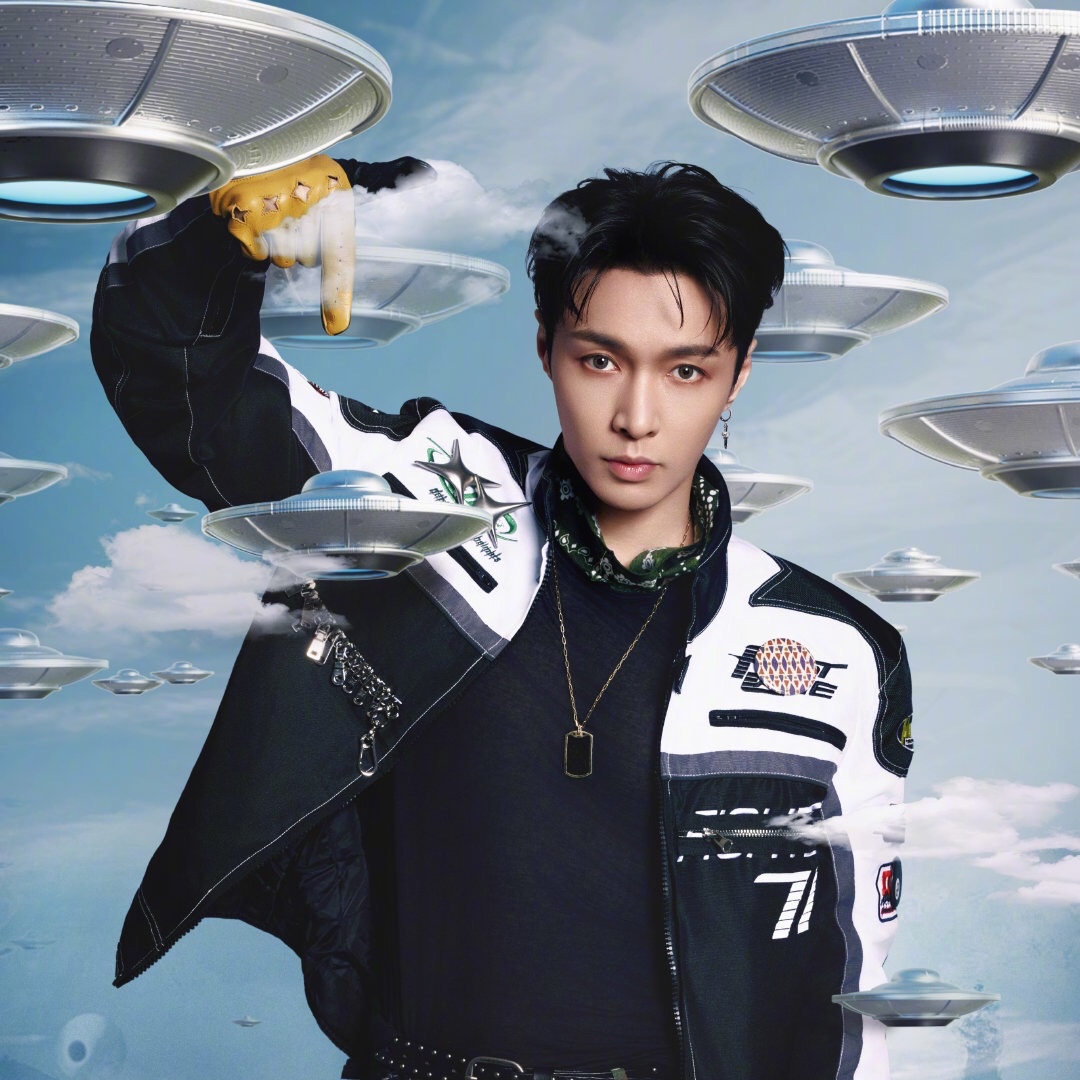 Latest photo of Lay (EXO)
