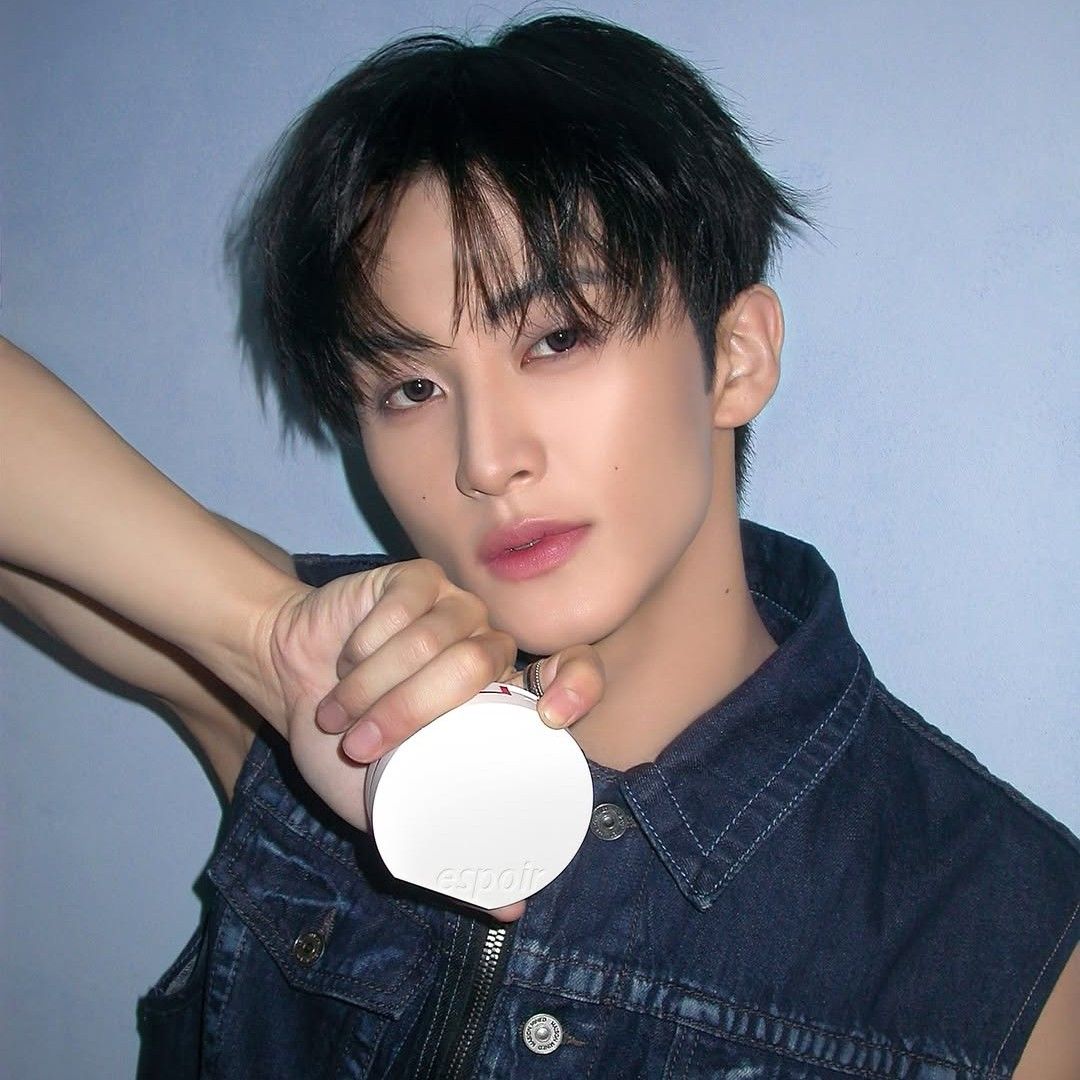 Latest photo of Mark (NCT 127, NCT DREAM)