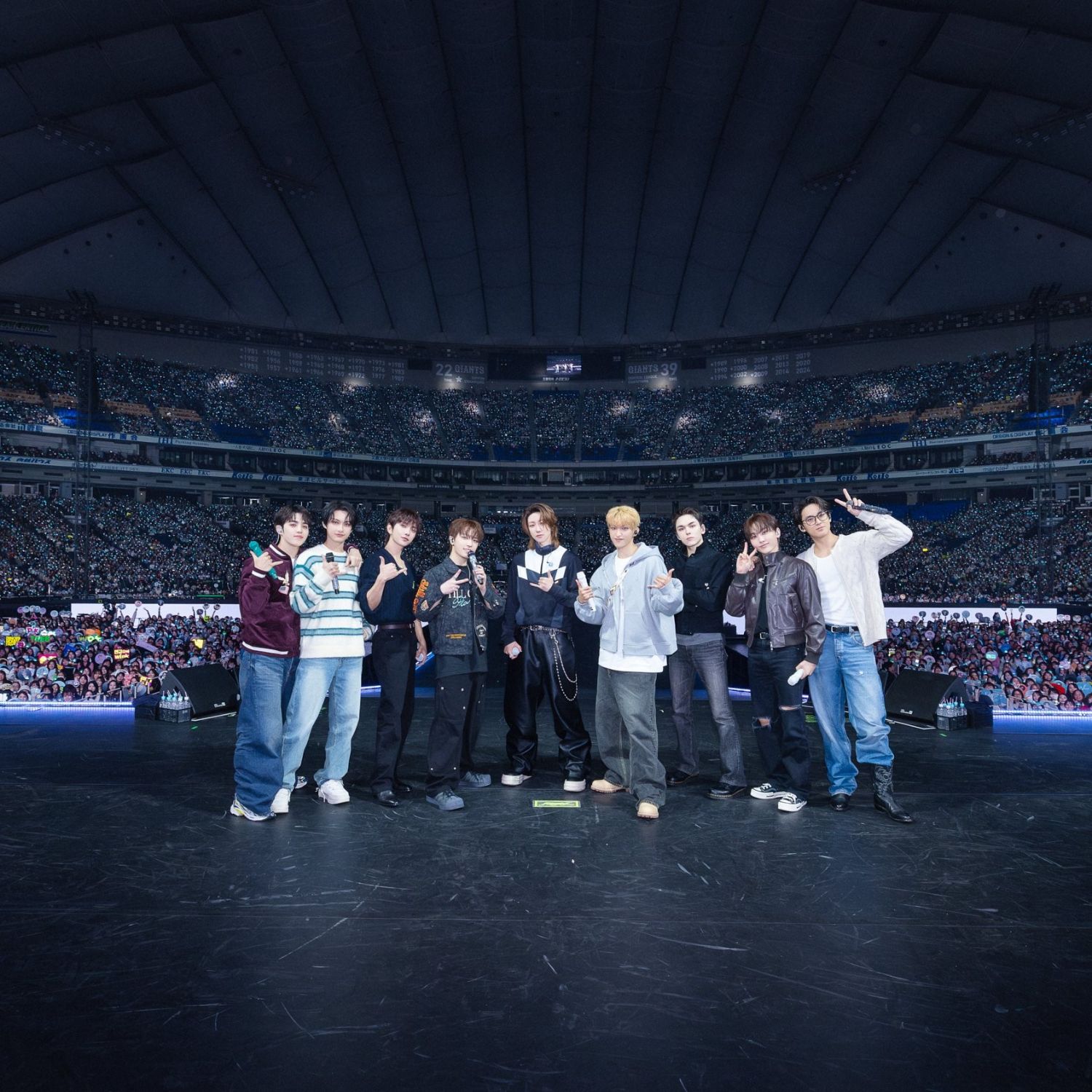 Foto terbaru SEVENTEEN