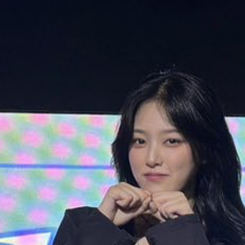 Latest photo of HyunJin (Loossemble)