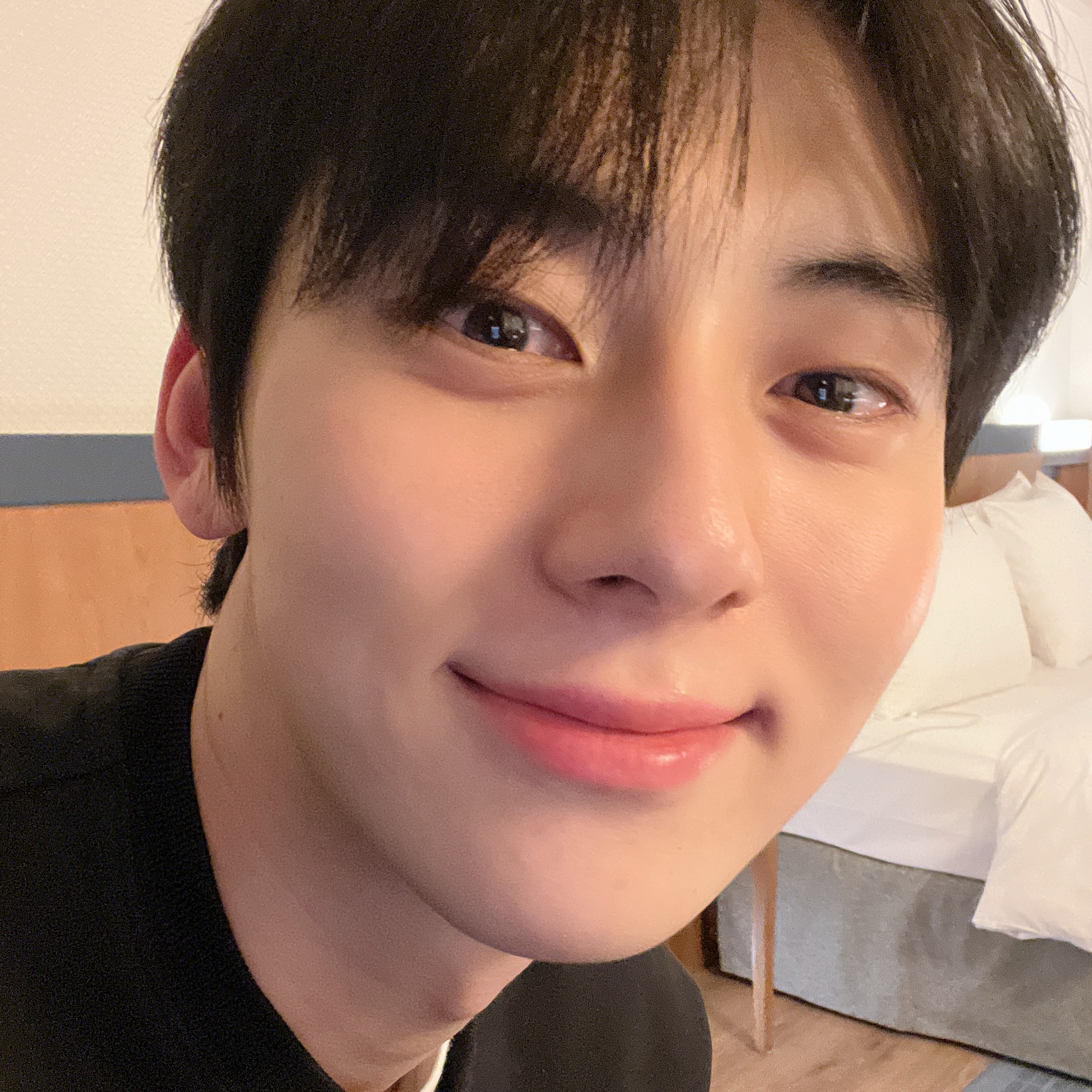 Foto aktivitas terbaru Hwang Minhyun