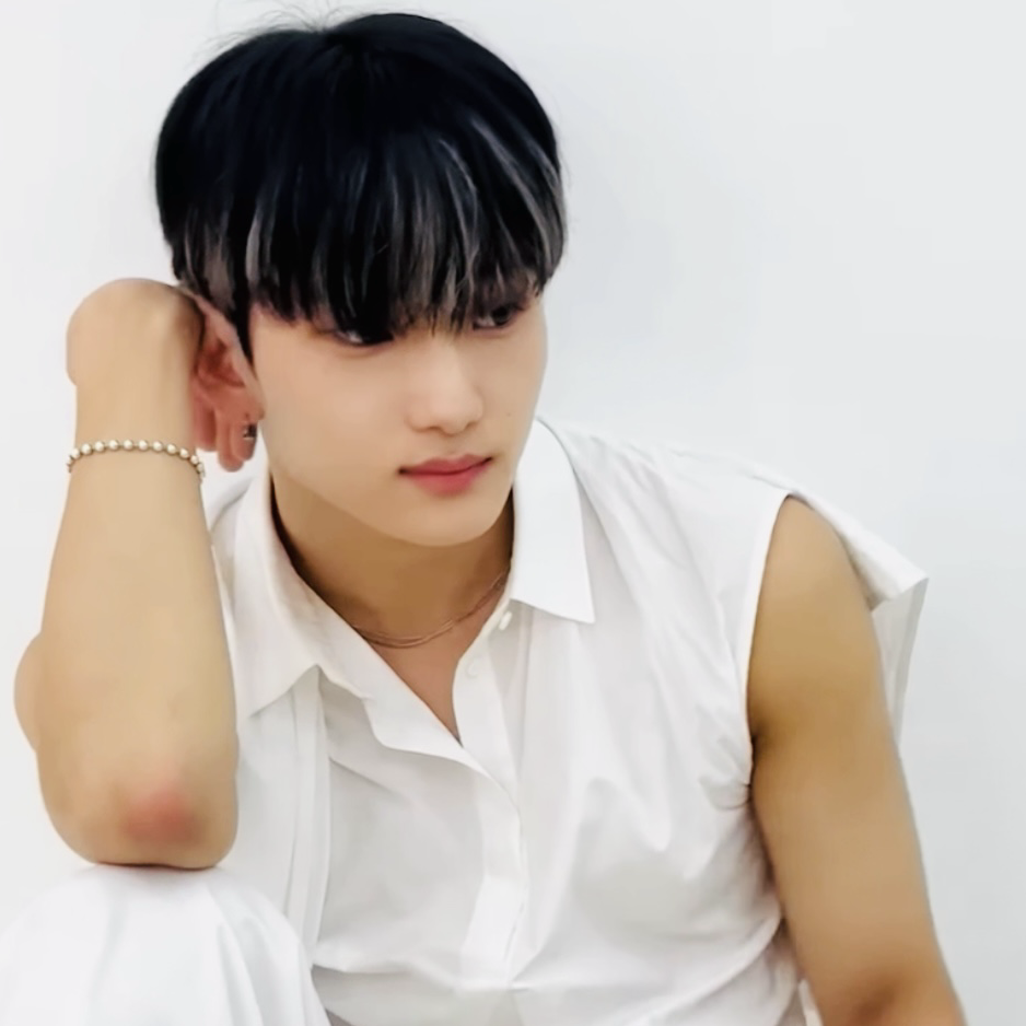 Behind-the-scenes cut of Junhyeok (n.SSign)
