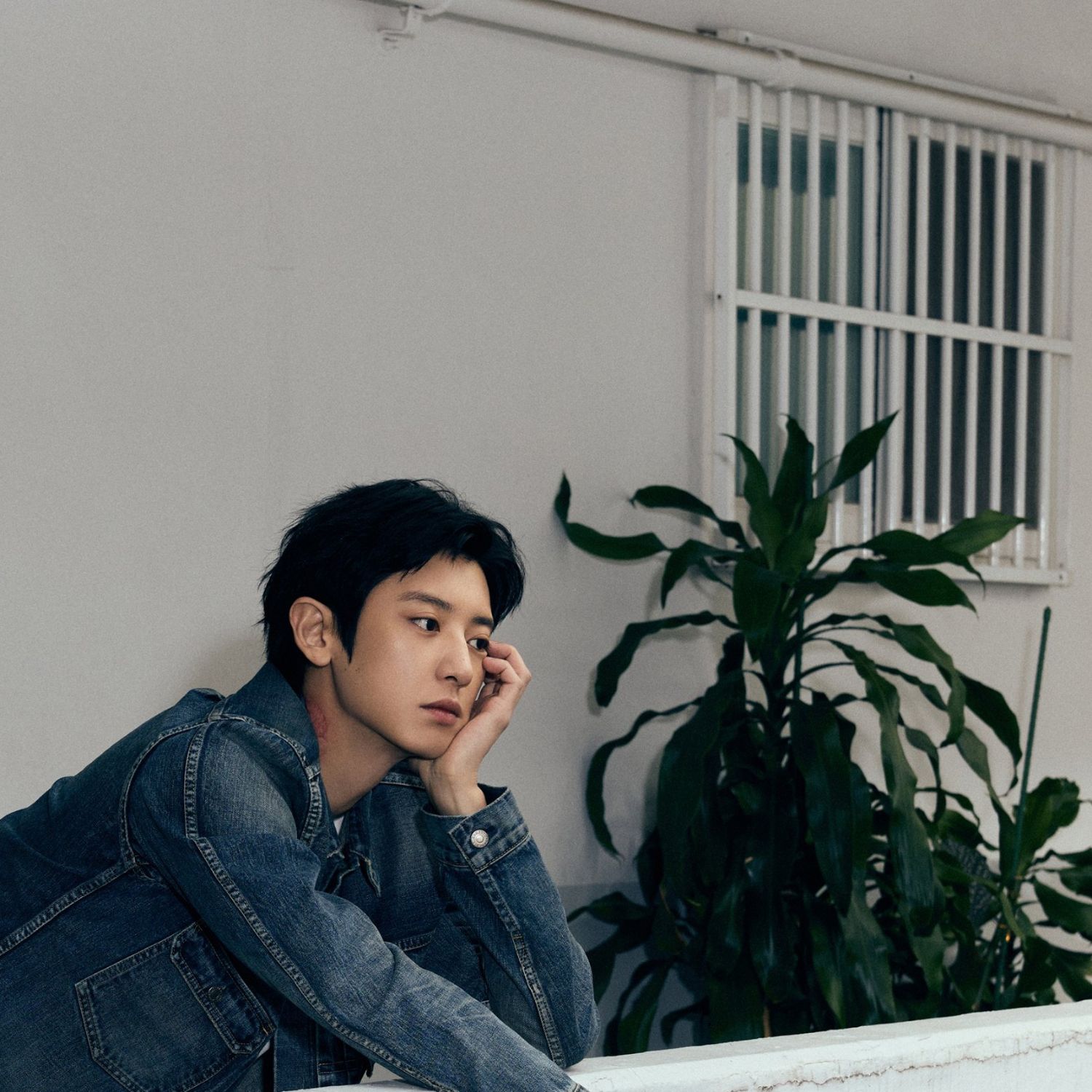 Behind-the-scenes cut of Chanyeol (EXO)