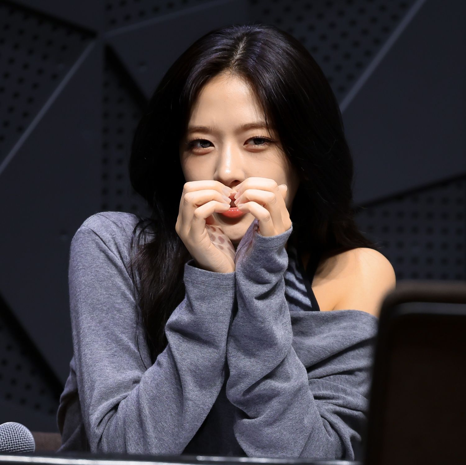 안유진 (IVE)의 비하인드 컷