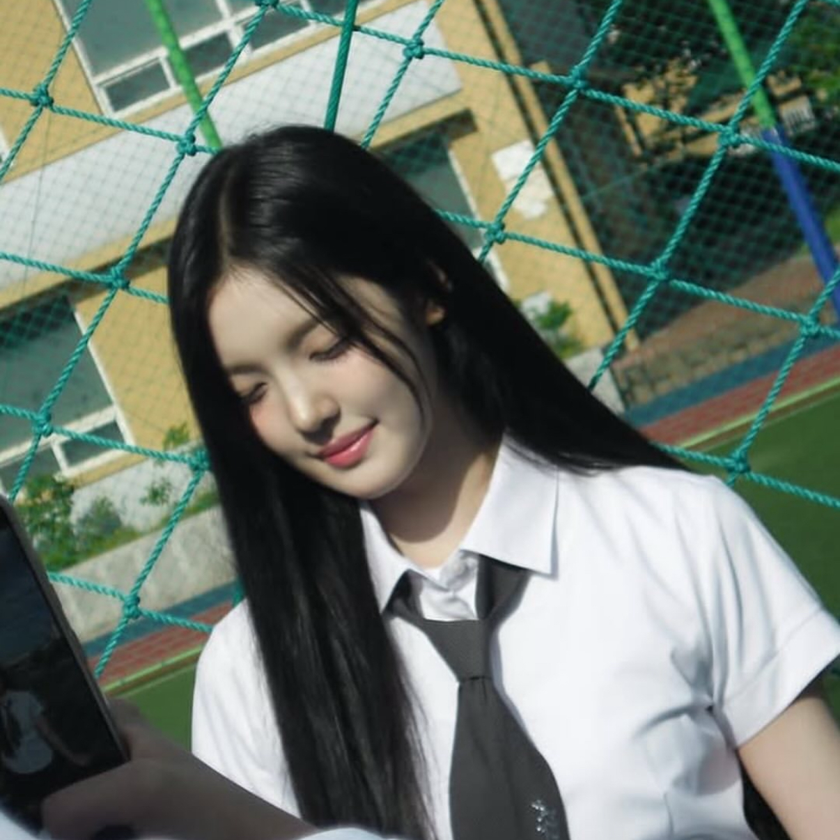 Behind-the-scenes cut of Hearts2Hearts