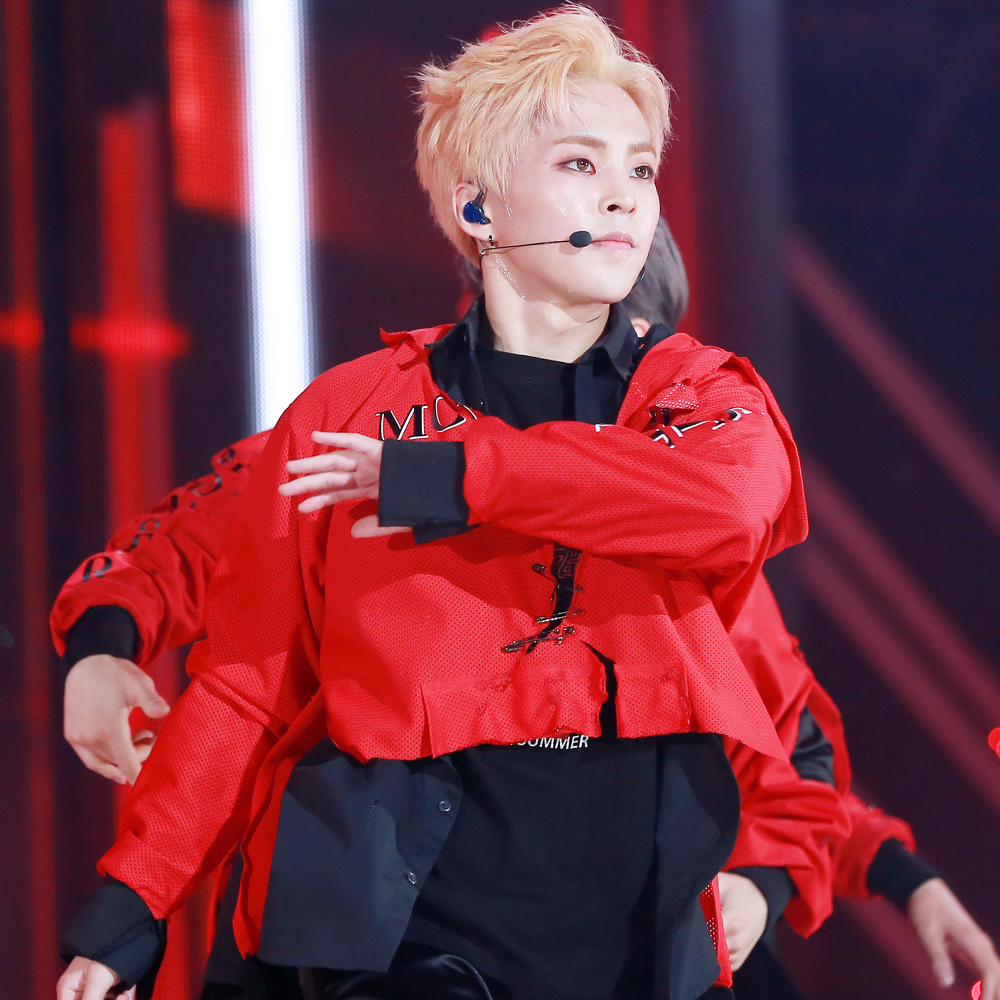 Momen yang diabadikan oleh penggemar Xiumin (EXO)